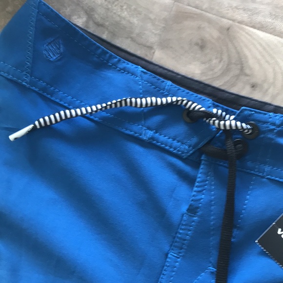 🎁 4/$25 - VOLCOM size 23 waist Boys board shorts - new 🌴🌊☀️ - Picture 4 of 8